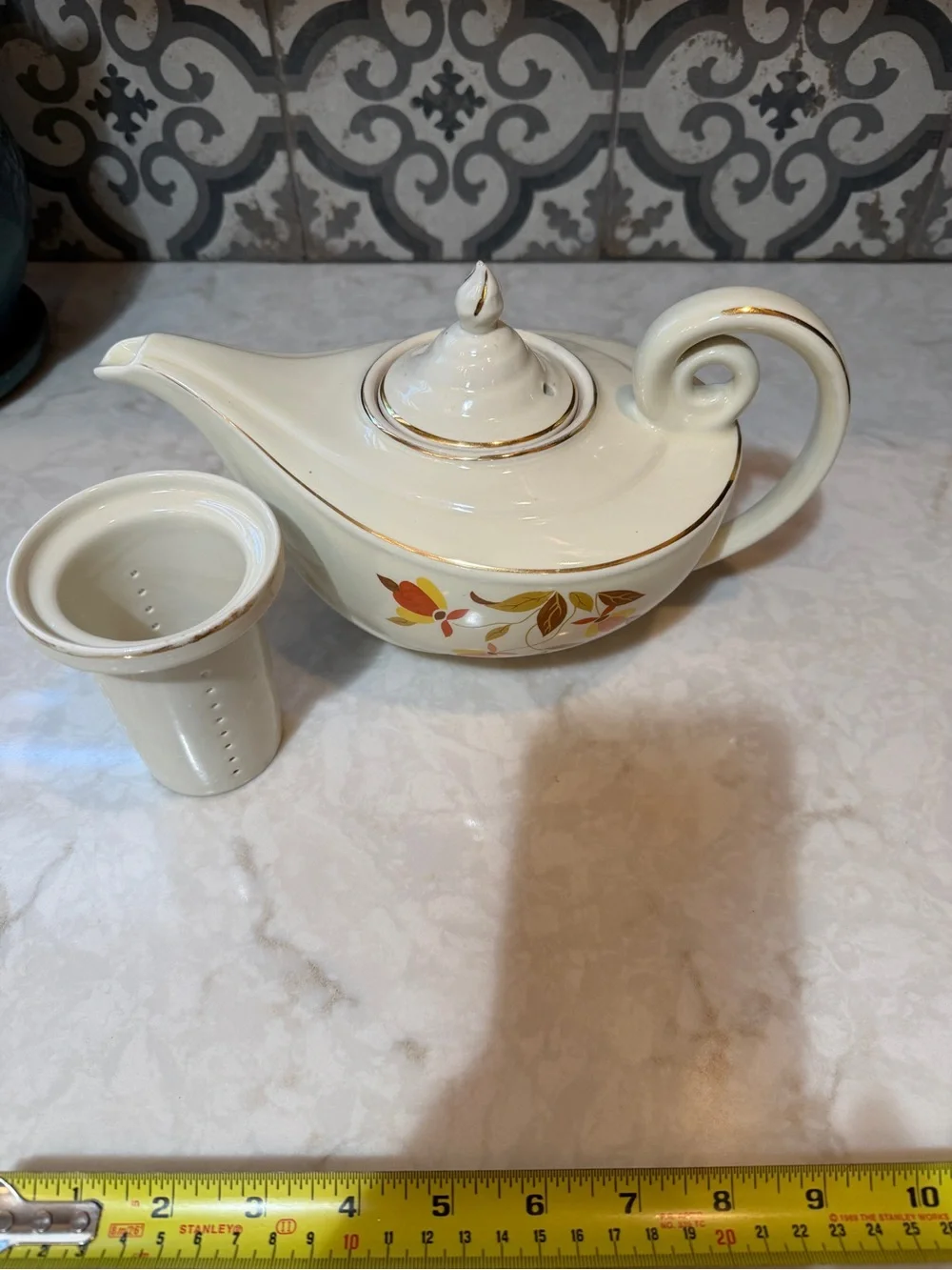 RARE VINTAGE HALL CHINA “ALADDIN TEAPOT- “AUTUMN LEAF PATTERN- EUC